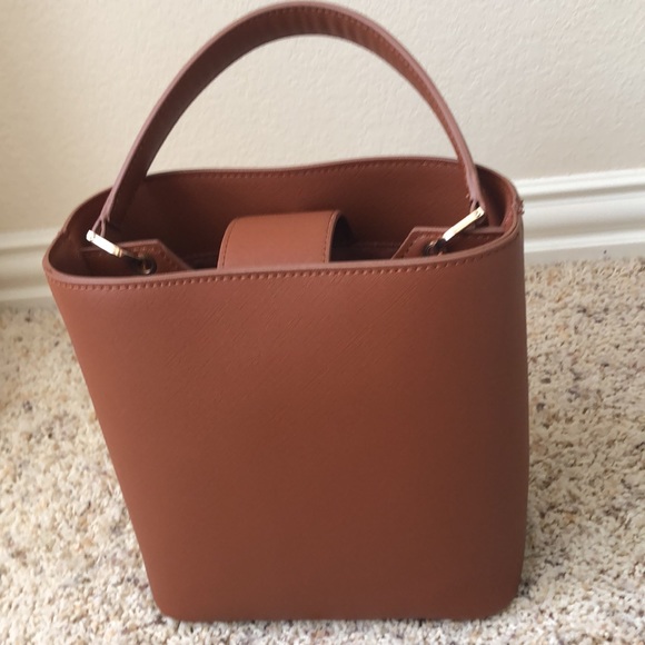 Forever 21 tan bucket bag - Picture 2 of 8